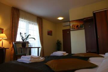 Фото номера Стандартный двухместный номер с 2 отдельными кроватями Отель Hotel Karolinka г. Gogolin 33