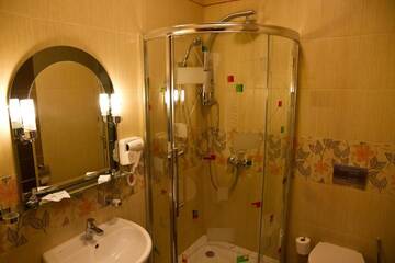Фото номера Стандартный двухместный номер с 2 отдельными кроватями Отель Hotel Karolinka г. Gogolin 11